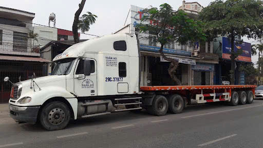 So Sánh Các Loại Xe Container 20 Feet và 40 Feet: Lựa Chọn Nào Phù Hợp Cho Doanh Nghiệp Của Bạn?